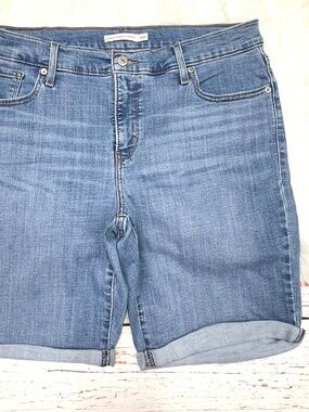 |•LEVI'S•| Classic Bermuda Shorts Size 16W